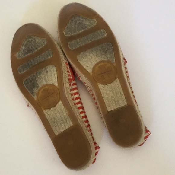 TORY BURCH STRIPED CANVAS ESPADRILLES - Picture 6 of 7